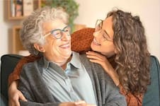 Día de la Suegra: por qué se celebra hoy y las mejores frases para enviar por WhatsApp