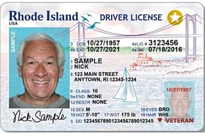 El 3 de diciembre de 2018, el DMV de Rhode Island comenzó a ofrecer licencias y tarjetas de identificación que cumplen con la ley Real ID