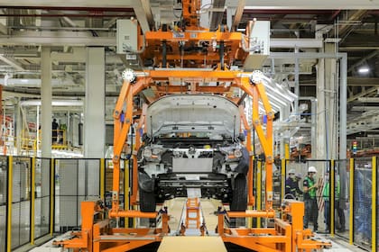 El 30% del presupuesto total va a destinarse al desarrollo de autopartes de origen nacional.
