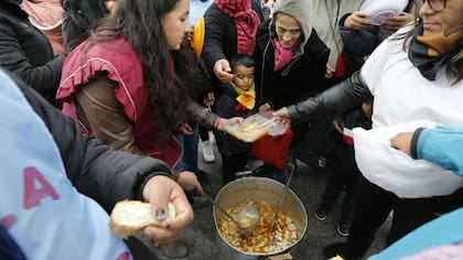 El 31 de mayo, Barrios de Pie instaló ollas populares en los accesos a la Capital Federal
