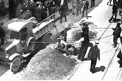 El 31 de octubre de 1924, en una joyería ubicada en Carlos Pellegrini 538, en el centro porteño, se frustró un robo que inauguró en el país una modalidad novedosa: el túnel y boquete