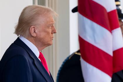 El 57% de los estadounidenses rechaza la construcción de nuevos centros de detención masivos para hasta 100 mil inmigrantes, un proyecto clave de la administración Trump para ampliar su capacidad de arrestos