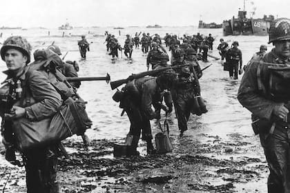 El 6 de junio de 1944, soldados aliados acudieron a las playas de Normandía para D-Day: un argentino estuvo presente y un libro lo revela