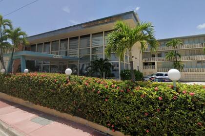 El 6484 Indian Creek Dr. en Miami Beach; los ocupantes del edificio enfrentan un posible desalojo