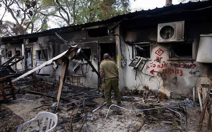 El 7 de octubre de 2023 los atacantes de Hamás prendieron fuego el kibbutz Nir Oz