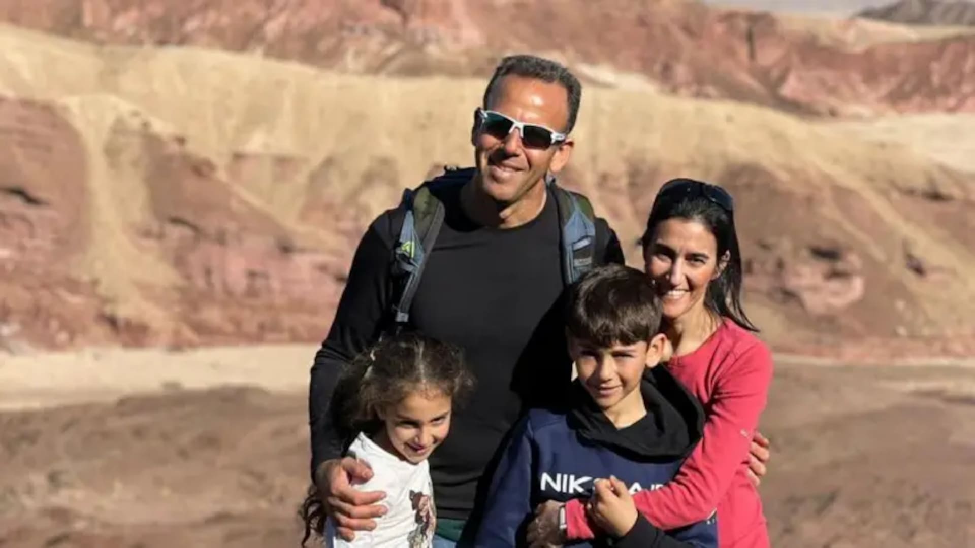 El 7 de octubre de 2023 terroristas de Hamás entraron a la casa de los Yahalomi; Batsheva logró salvar a dos de sus hijos
