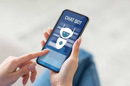 El 77 % de las personas encuentra frustrante interactuar con un bot, y el 88 % aún prefiere hablar con una persona real.