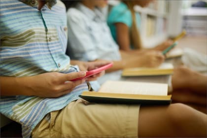 El 79,7% de los docentes identificó problemas de atención, el 70,8% señaló cansancio y el 78,1% lo vinculó directamente al uso digital