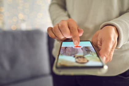El 79% de la generación Z dijo haber sentido agotamiento con las apps de citas en 2023, según una encuesta de Forbes Health