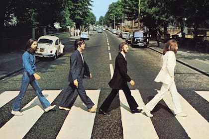 El cruce, en el noroeste londinense, saltó a la fama hace 50 años, cuando fue portada del álbum Abbey Road de Los Beatles