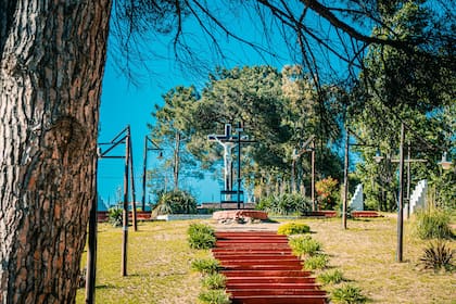 El 8 de diciembre de 1983 se inauguró el Calvario, que congrega fieles y visitantes durante la celebración del Vía Crucis en Semana Santa.