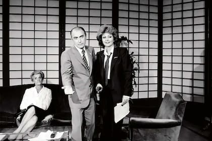 El 8 de mayo de 1982 condujo junto a su gran amigo Cacho Fontana el programa 24 horas por Malvinas.