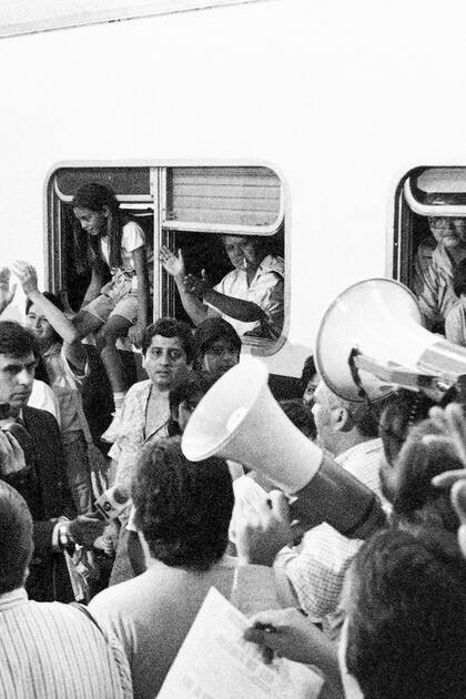 El 9 de marzo de 1993 se anunció que se realizaba el último viaje de El Tucumano; esa misma tarde, el gobierno provincial asumió el costo de mantenimiento del servicio y fue uno de los trenes que continuaron funcionando