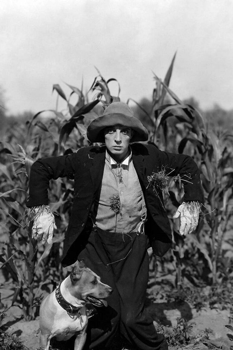 Buster Keaton en El Espantapájaros.