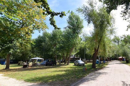 Desde el camping El Griego, en Mar del Plata, confirmaron que las duchas no podrán durar más de 10 minutos y serán con aforo limitado