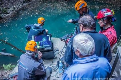 El abismo de Hranice es la cueva inundada de agua dulce más profunda del mundo
