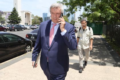 El Abogado de Spagnuolo Mauricio D'Alessandro llegando a los tribunales de Comodoro Py