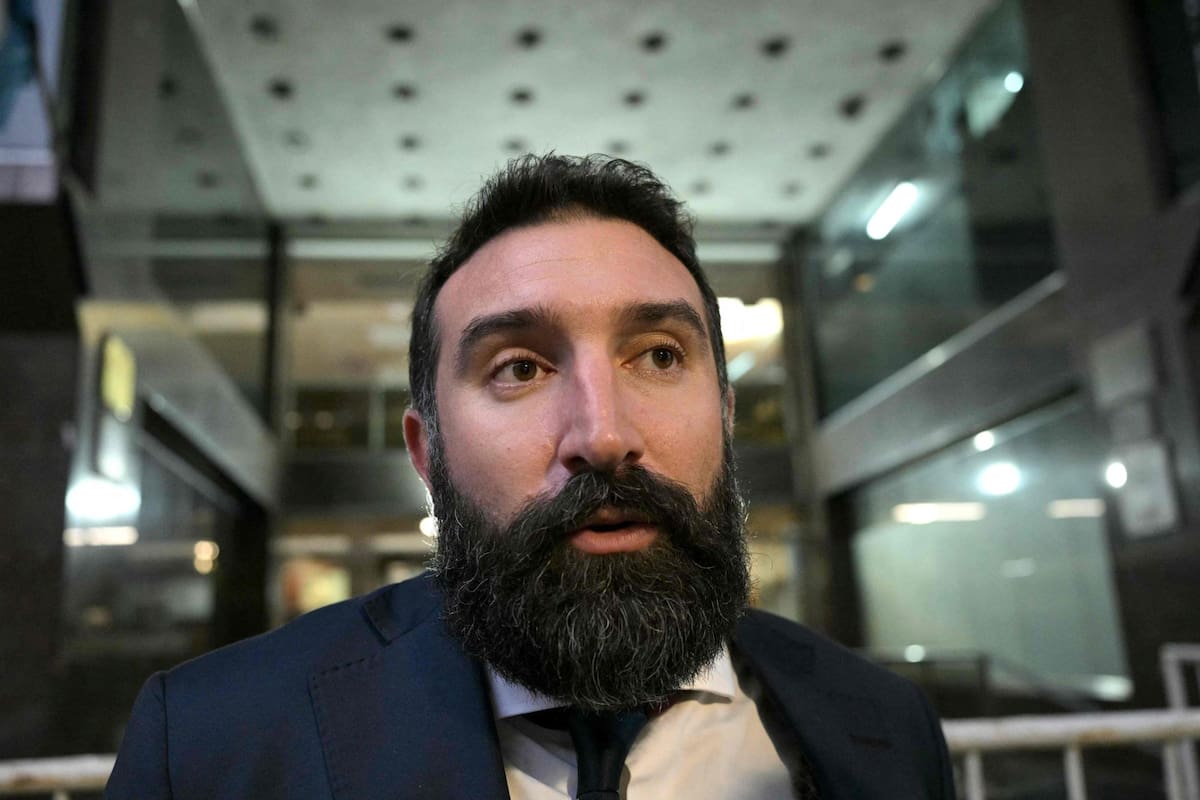 El abogado Francisco Oneto, uno de los defensores del neurocirujano Leopoldo Luque, tuvo un cruce con el fiscal Patricio Ferrari y el presidente del tribunal, el juez Alberto Gaig