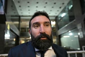 El abogado Francisco Oneto, uno de los defensores del neurocirujano Leopoldo Luque, tuvo un cruce con el fiscal Patricio Ferrari y el presidente del tribunal, el juez Alberto Gaig
