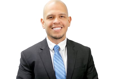 El abogado Jesús Reyes señaló que los beneficiados afectados por la suspensión del TPS deben revisar otras alternativas legales como asilo, residencia por petición familiar o de empleo