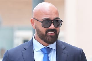 Los hermanos Tate luchan contra la extradición al Reino Unido por cargos de violación y trata sexual