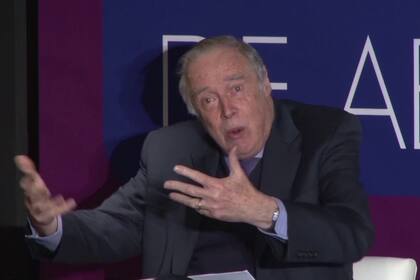 El abogado y catedrático del derecho administrativo se jubiló en el 2000, a los 59 años, y había aportado a la Caja Previsional durante apenas cinco años y dos meses