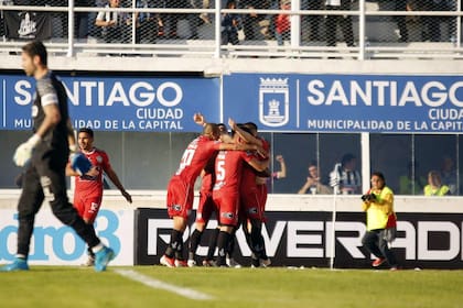 El abrazo de Central Córdoba, luego del histórico gol de Nicolás Fernia