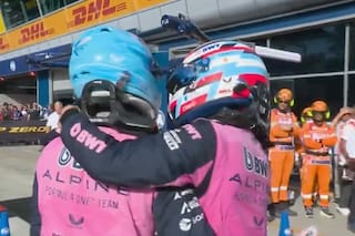 El emocionante abrazo de Colapinto con Gasly tras conseguir la pole position en Monza