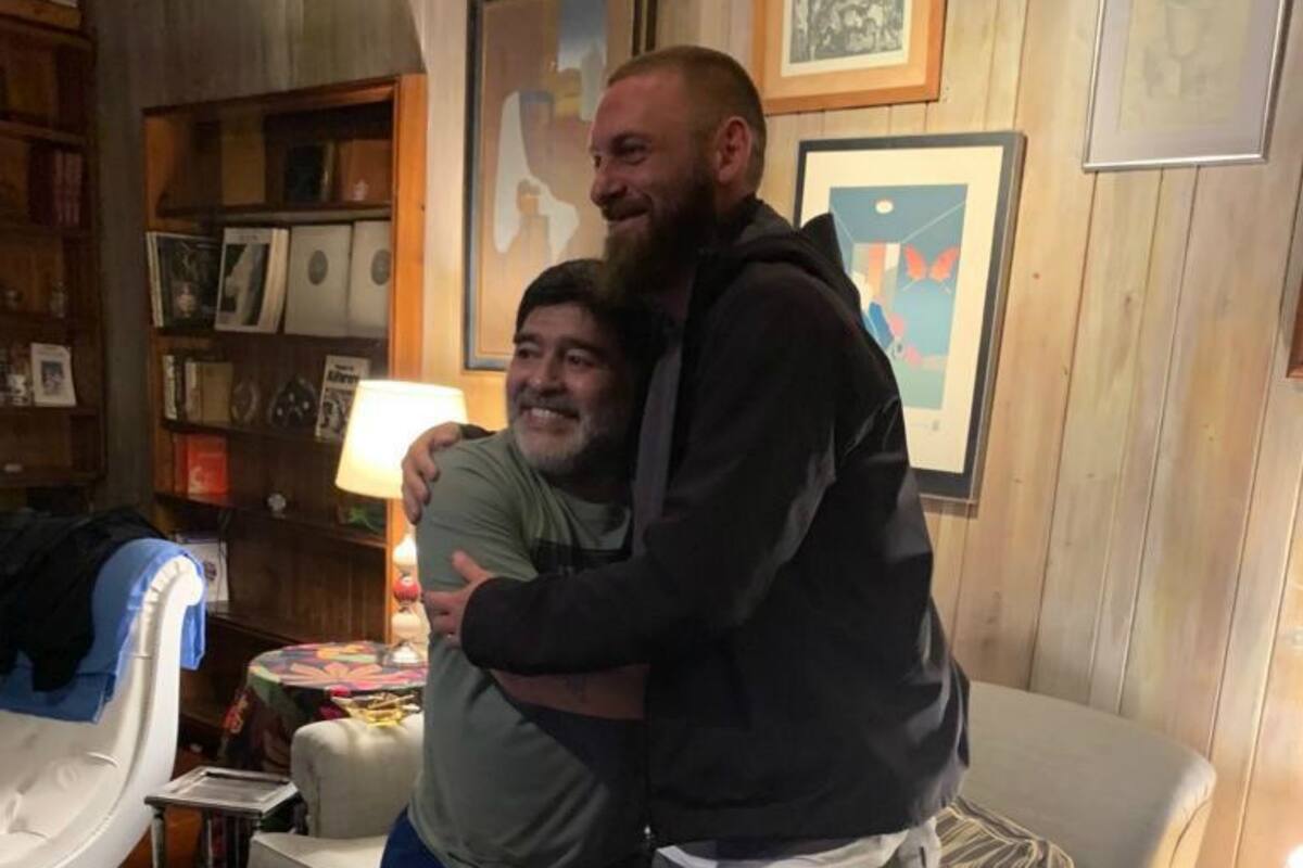 El Abrazo de Diego con De Rossi