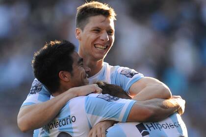 El abrazo de la emoción para la Academia