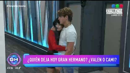El abrazo de Marcos a Valentina