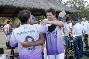 El abrazo de Santiago Laborde con Jared Zenni: inolvidable triunfo de Nuestra Tierra