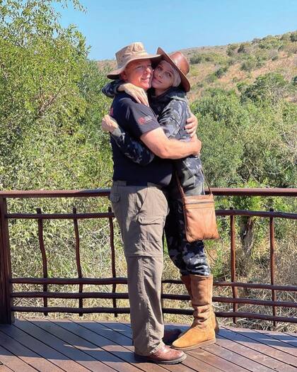 El abrazo del reencuentro con su marido Alberto en Sudáfrica. "Es el principal pilar de mi vida y mi fuerza, sin su amor y apoyo no habría podido superar este momento tan doloroso”, reveló