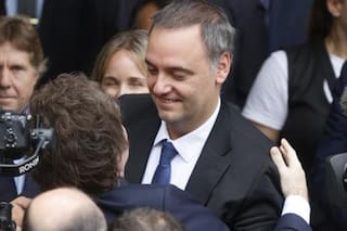 ¿Debería irse Adorni para proteger a Milei?