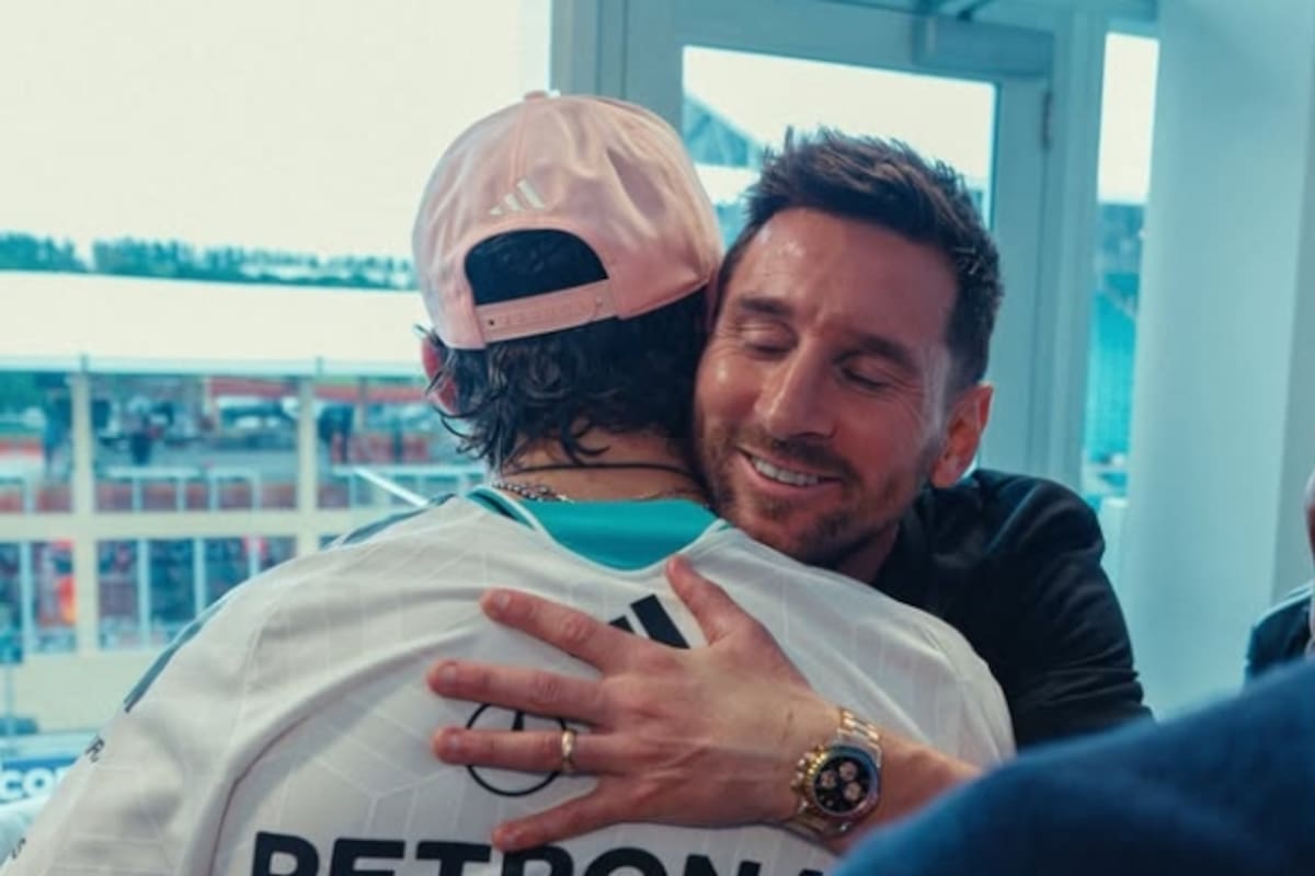 El abrazo entre Kimi Antonelli y Lionel Messi luego del Gran Premio de Miami, que ganó el piloto italiano de Mercedes