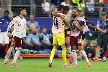 El abrazo final rumbo a Nueva Jersey: el 2-0 sobre Francia ya era historia