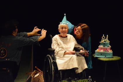 "El abrigo, mi abuela quiere conocerte", de Georgina Rey