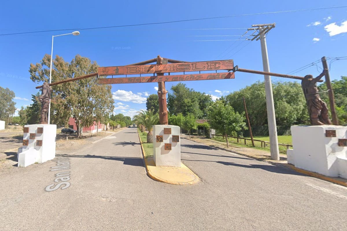 El acceso a Coronel Belisle, Río Negro