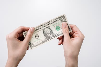 El acceso a la compra de dólares será ilimitado a partir de este lunes.