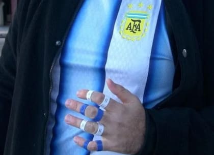 El accesorio de protección de las articulaciones de los dedos que utilizará el Dibu Martínez en el Mundial