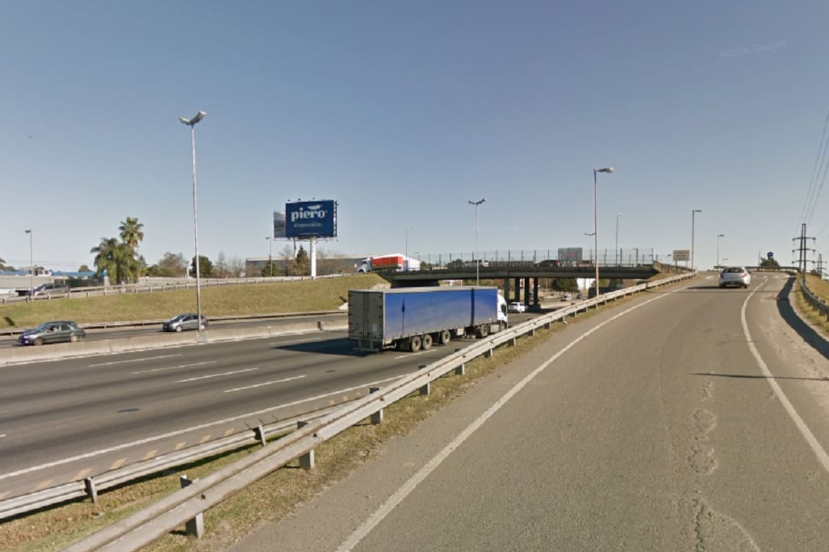 El accidente fatal ocurrió en la madrugada a la altura de la bifurcación de los ramales Pilar y Campana, mano a provincia; un segundo choque múltiple tuvo lugar en el km 37 del último camino y provoca demoras en el tránsito