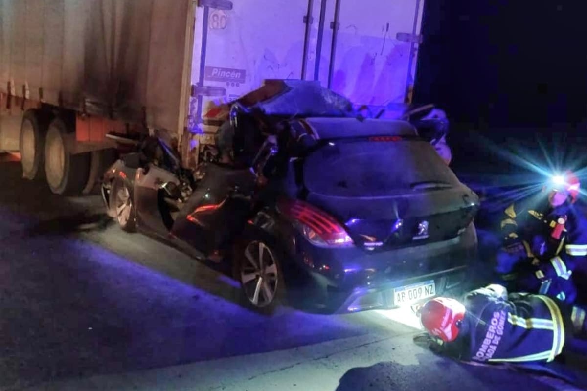 El accidente ocurrió cerca de las tres de la mañana, cuando un grupo de hinchas regresaba de ver el partido entre Talleres y River