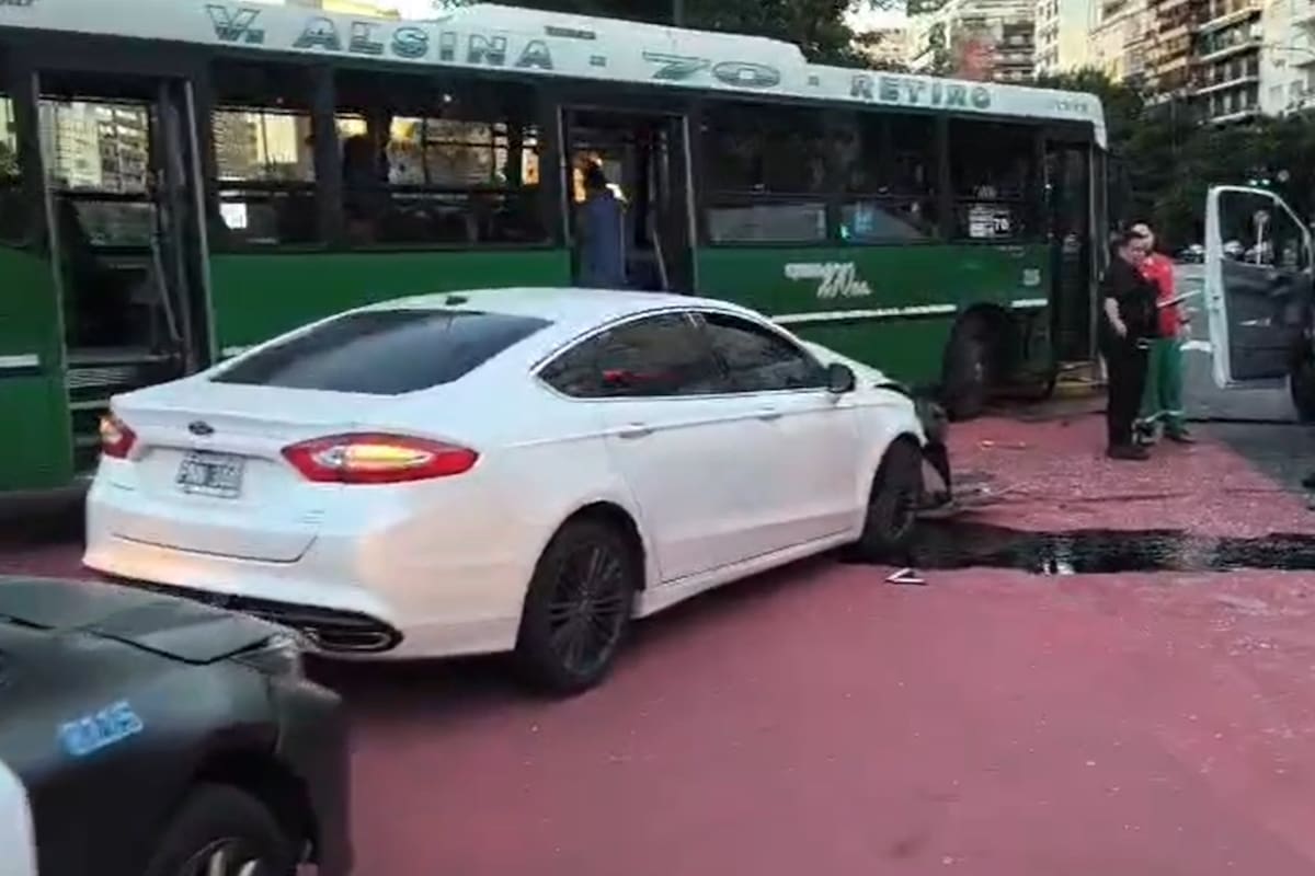 El accidente ocurrió en la intersección de las avenidas 9 de Julio y Santa Fe