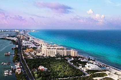 El accidente que involucró a siete argentinos ocurrió en la Riviera Maya mexicana, que alberga balnearios como Puerto Aventuras, Tulum, Playa del Carmen y Cancún (en foto)