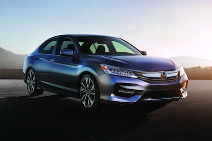 El Accord se destaca por sus líneas sobrias y sus buenas dimensiones