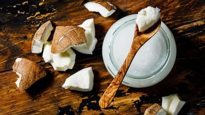 El aceite de coco ayuda a fortalecer el sistema inmunitario y alivia la tos