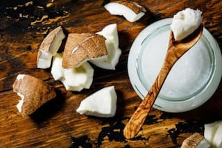 La cucharada de este aceite vegetal promete proteger el estómago y ‘achatar la panza’, según sus fanáticos
