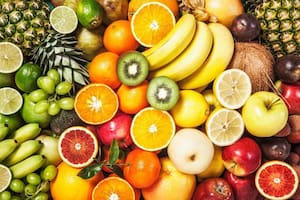 El aceite de coco y el bicarbonato se están utilizando para realizar una limpieza bucal natural (Foto: iStock)