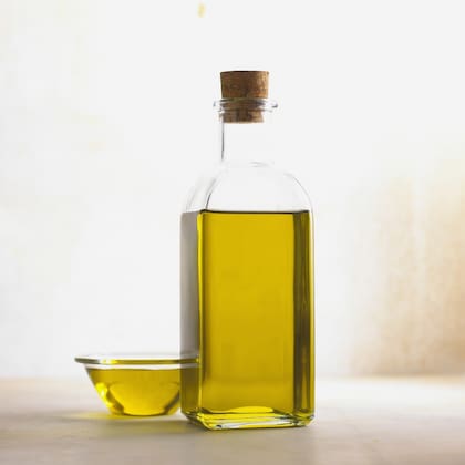 El aceite de oliva es muy eficaz para combatir los piojos y liendres, según los expertos