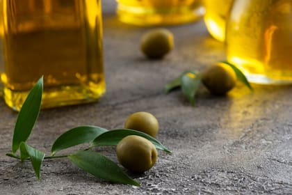 El aceite de oliva es otro de los productos que sirven para limpiar los zapatos